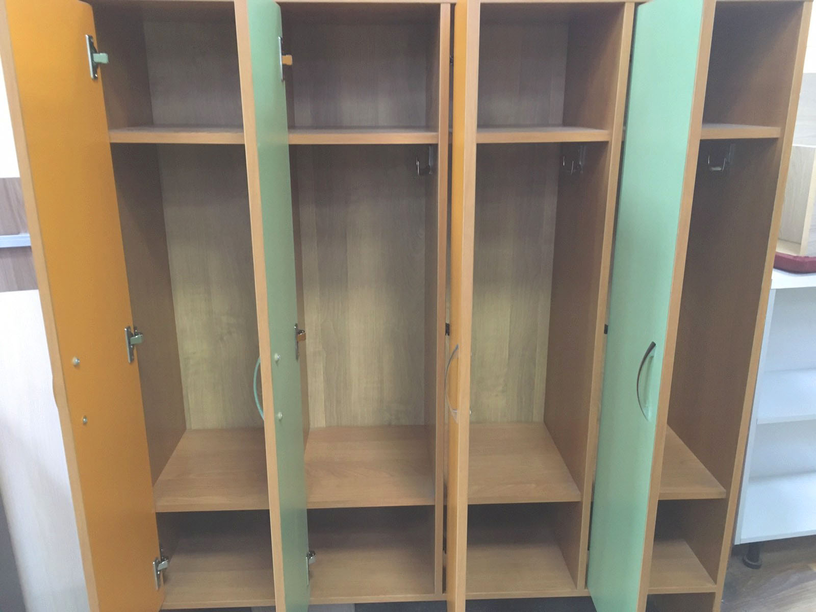 Шкаф для одежды 4-секц. (06) ольха цветной Шкаф для одежды 4-секц. (06) ольха цветной