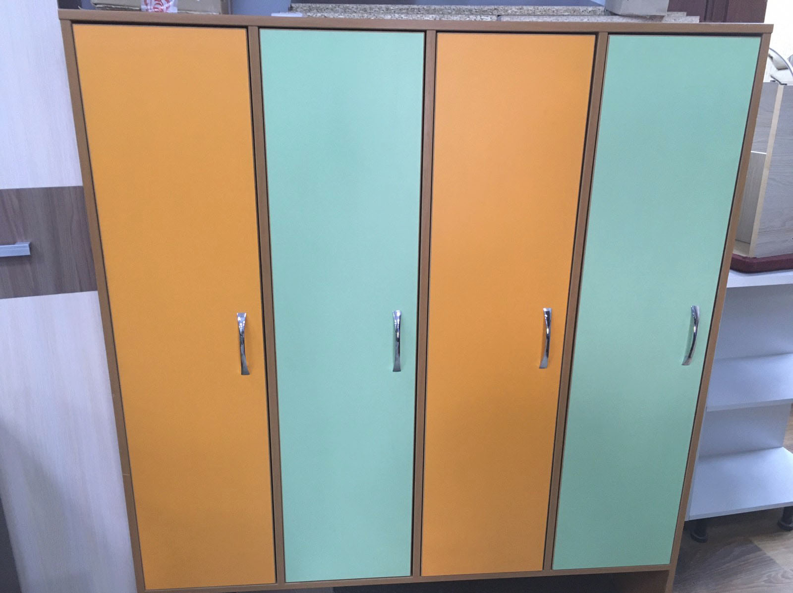 Шкаф для одежды 4-секц. (06) ольха цветной Шкаф для одежды 4-секц. (06) ольха цветной